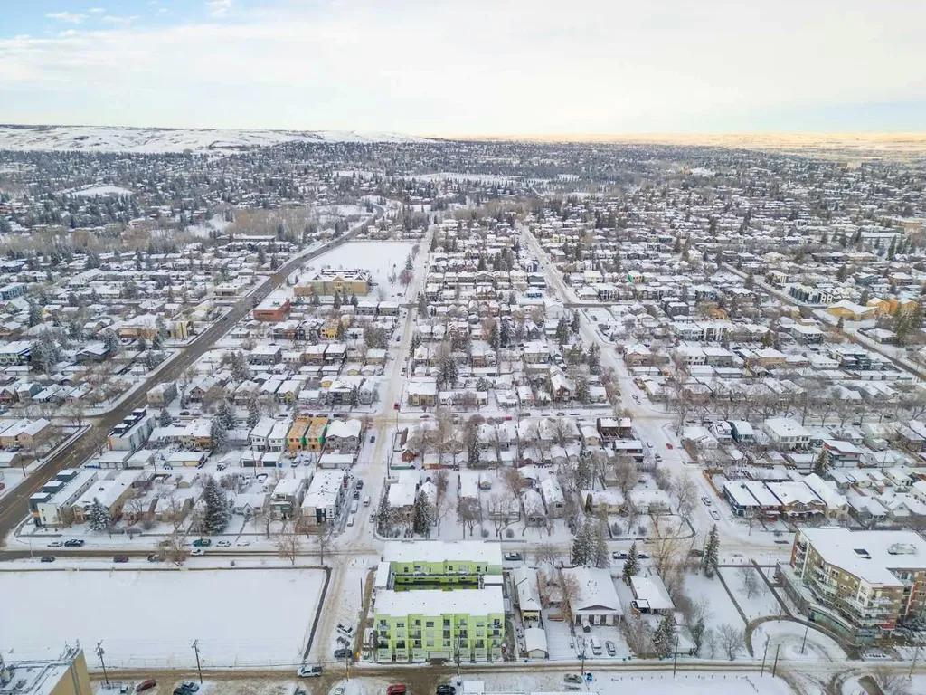 1740 9 Street NW Calgary AB T2M 4Z5