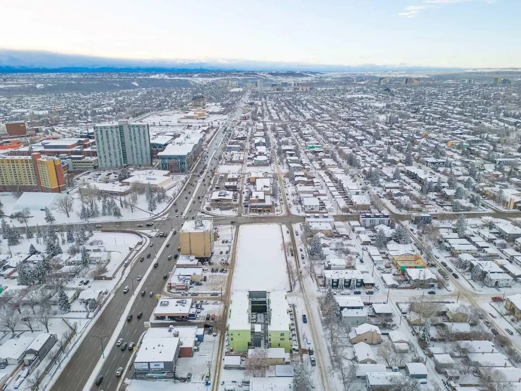 1740 9 Street NW Calgary AB T2M 4Z5