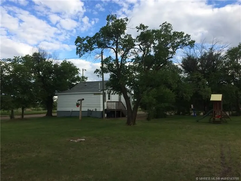 132 3 Avenue E Empress AB T0J 1E0
