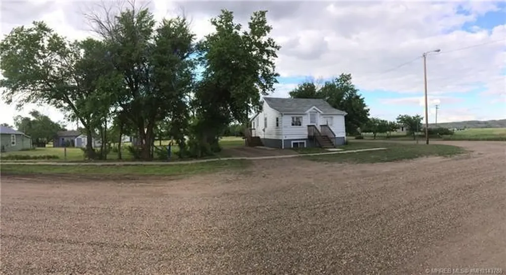 132 3 Avenue E Empress AB T0J 1E0