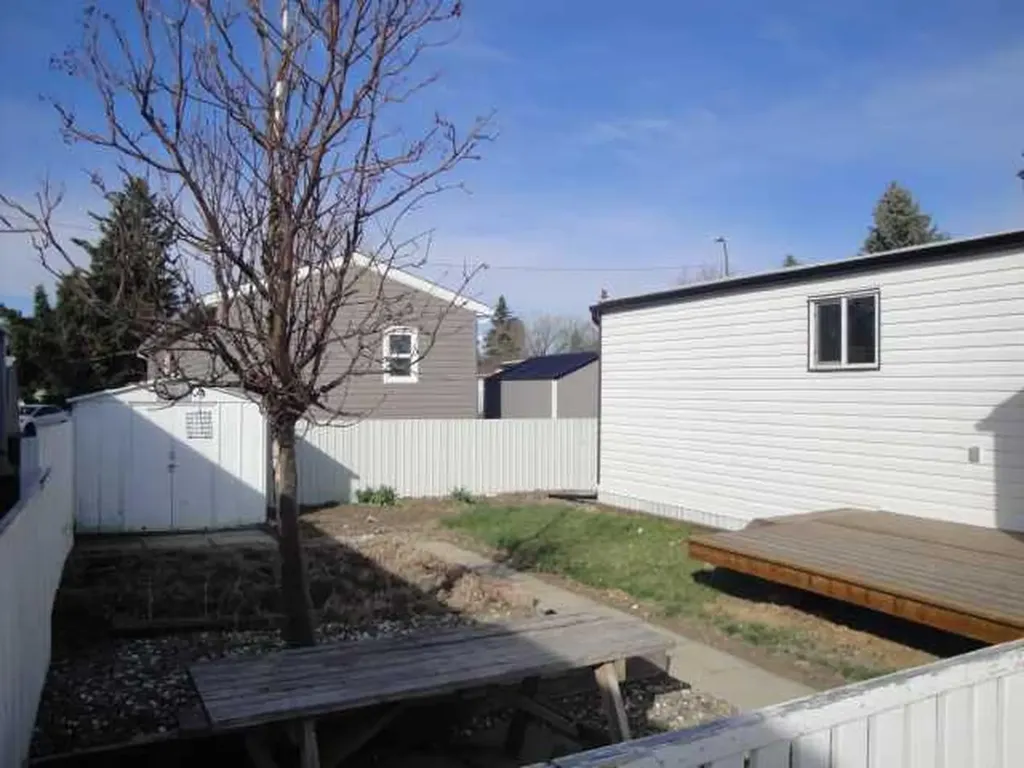2300 13th Street N Lethbridge AB T1H 4E8