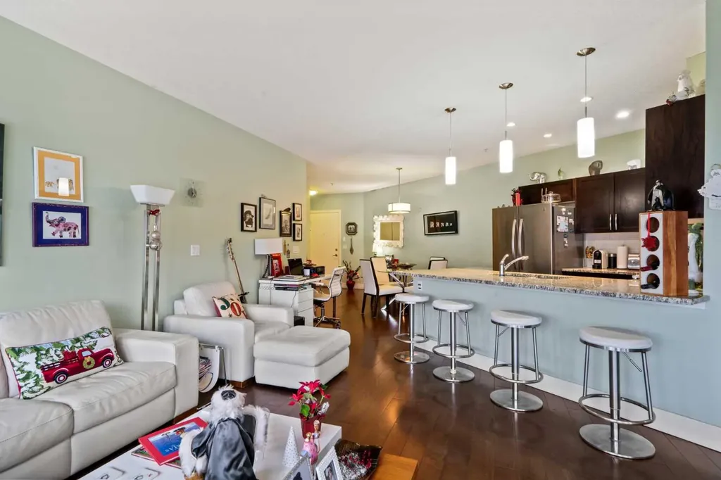 1899 45 Street NW Calgary AB T3B 4S3