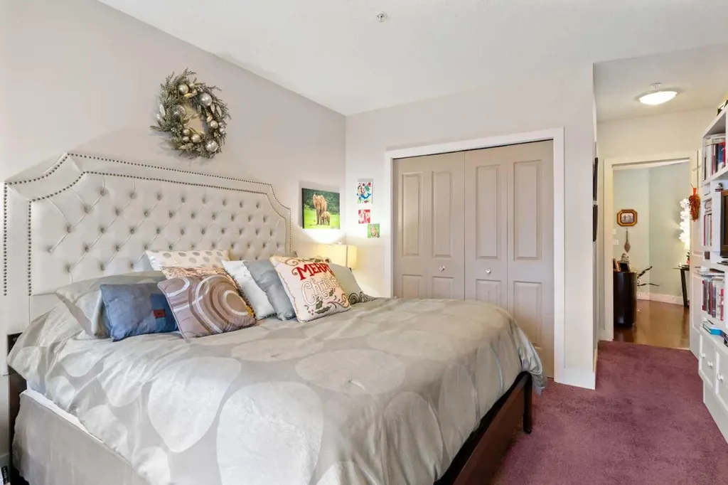 1899 45 Street NW Calgary AB T3B 4S3