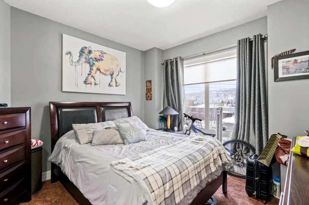 1899 45 Street NW Calgary AB T3B 4S3