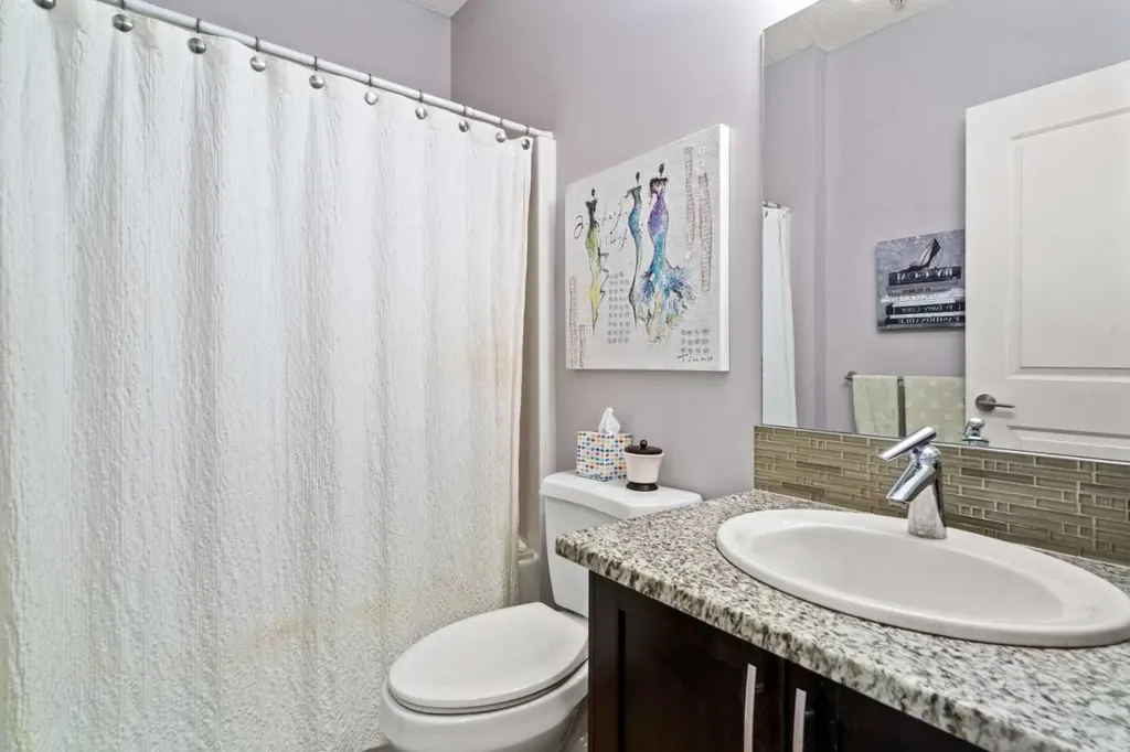 1899 45 Street NW Calgary AB T3B 4S3