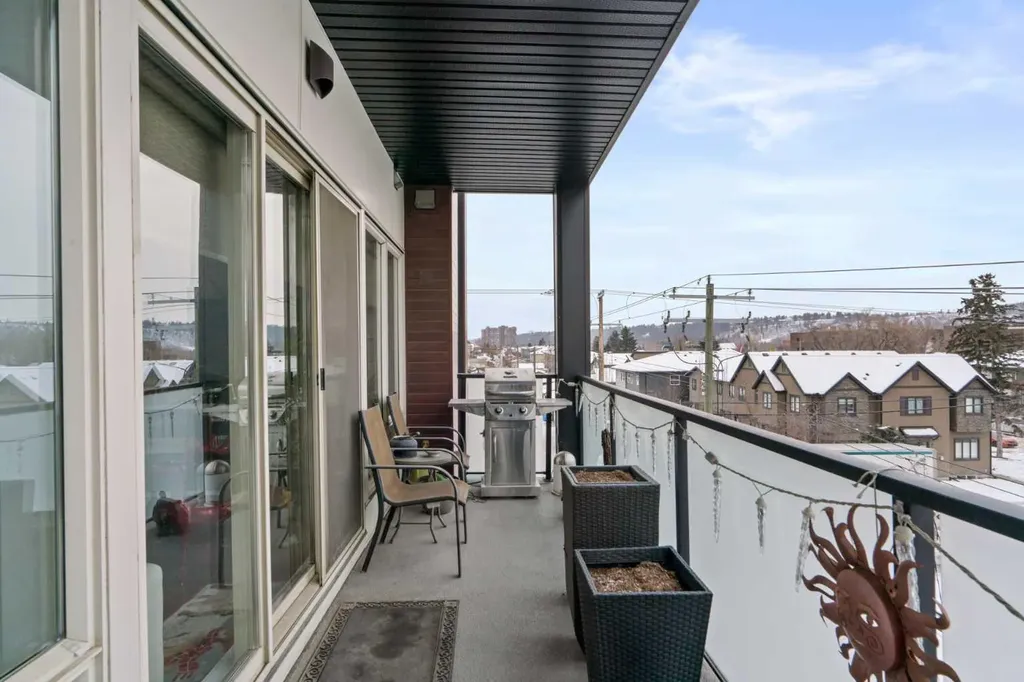 1899 45 Street NW Calgary AB T3B 4S3