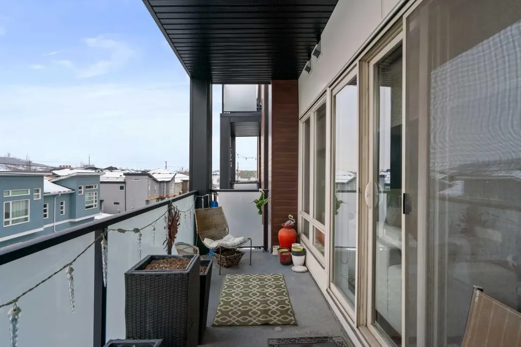 1899 45 Street NW Calgary AB T3B 4S3