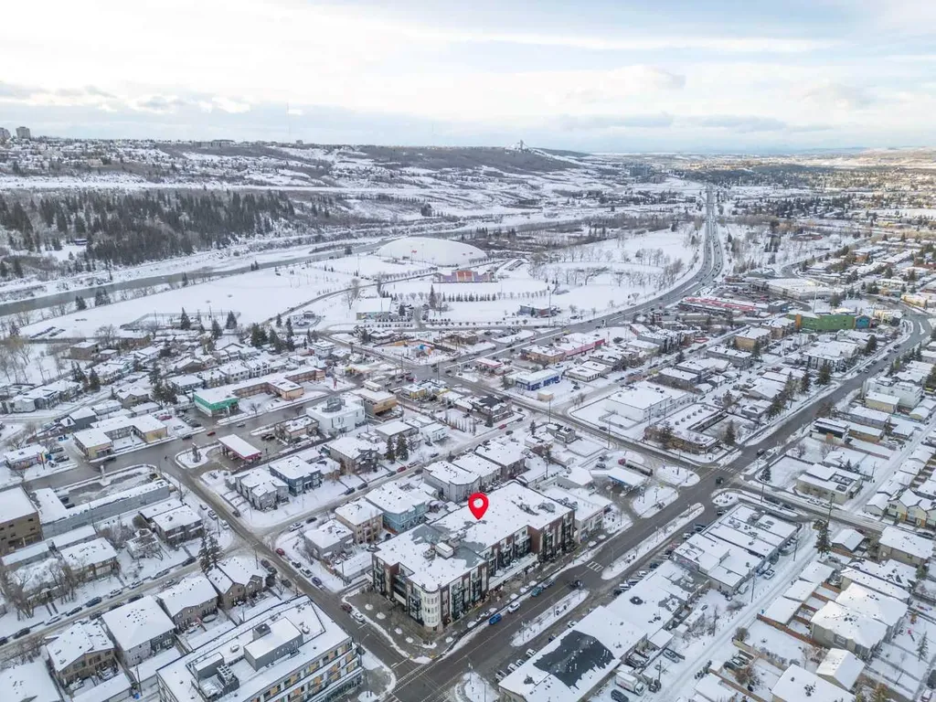 1899 45 Street NW Calgary AB T3B 4S3