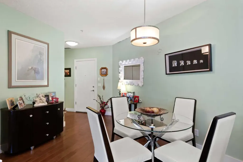 1899 45 Street NW Calgary AB T3B 4S3