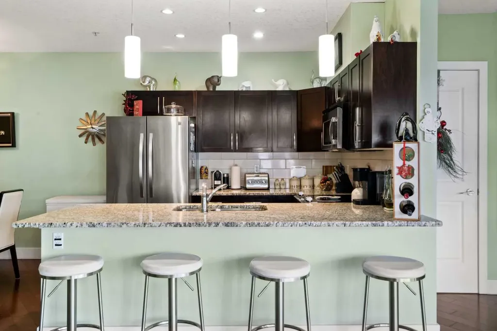 1899 45 Street NW Calgary AB T3B 4S3