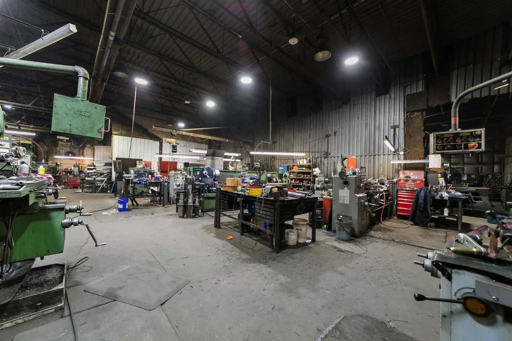 5013 48 Street Camrose AB T4V1L9