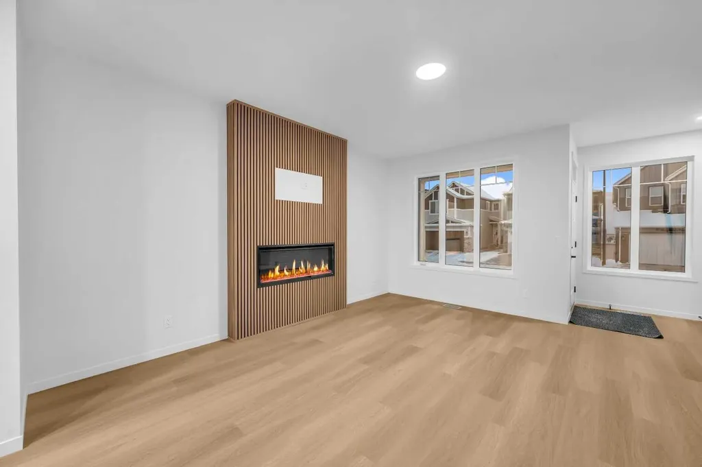94 Royston Park NW Calgary AB T3L 0M4