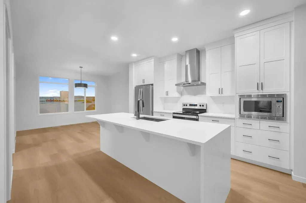 94 Royston Park NW Calgary AB T3L 0M4