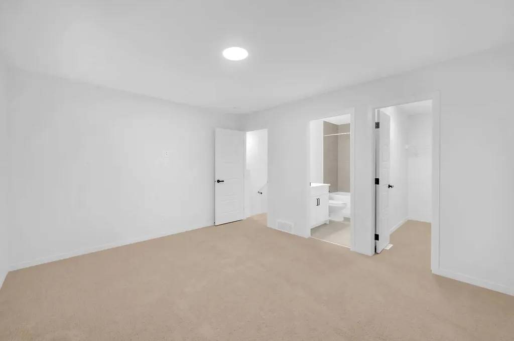 94 Royston Park NW Calgary AB T3L 0M4