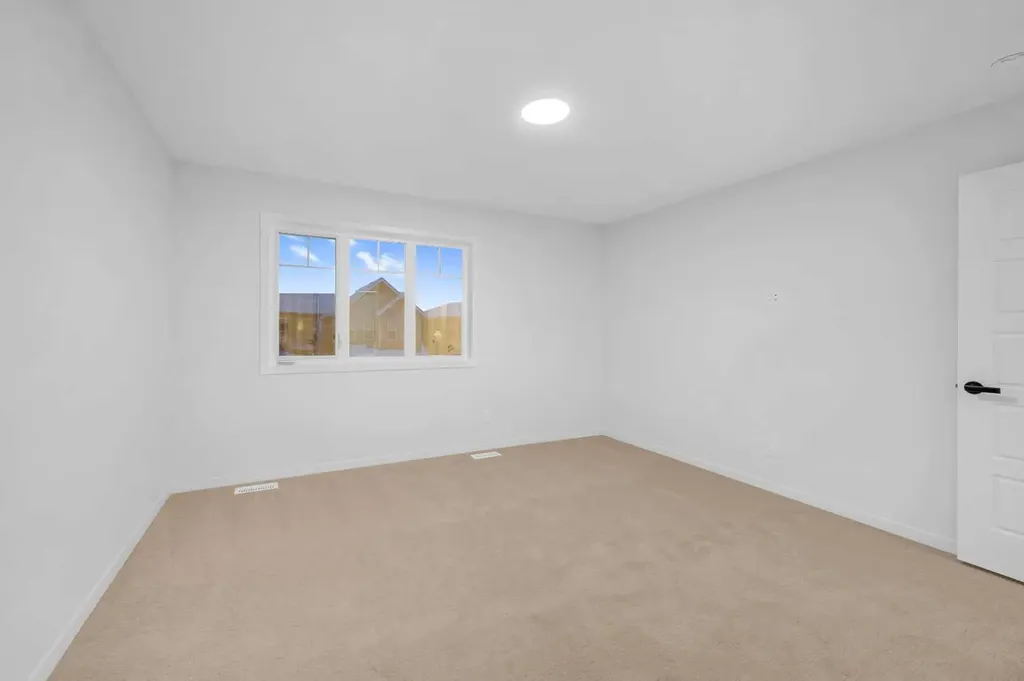 94 Royston Park NW Calgary AB T3L 0M4