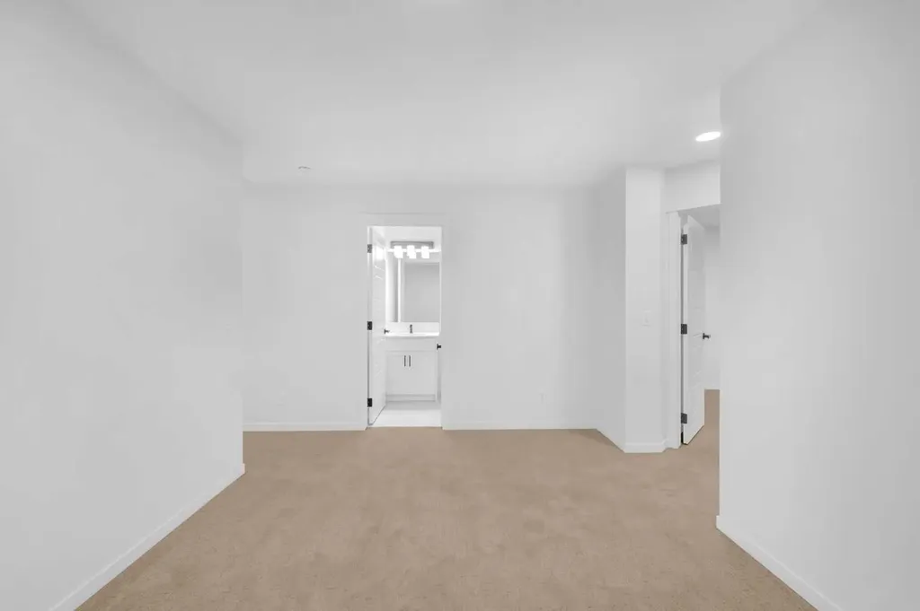 94 Royston Park NW Calgary AB T3L 0M4
