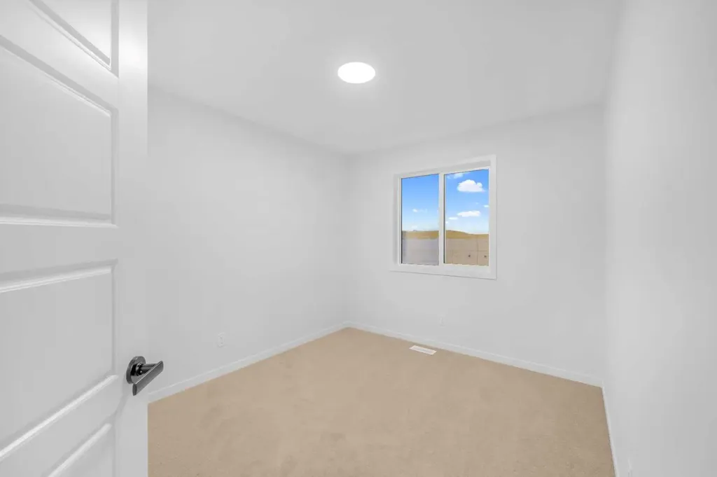 94 Royston Park NW Calgary AB T3L 0M4