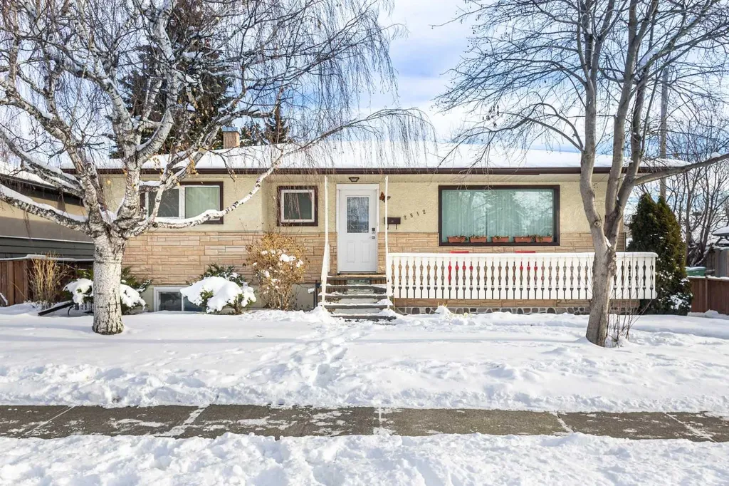 2812 24 Street NW Calgary AB T2M 3Z3