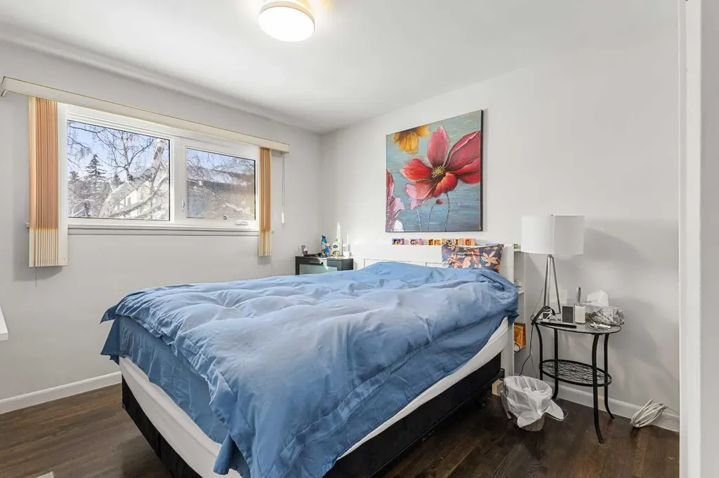 2812 24 Street NW Calgary AB T2M 3Z3
