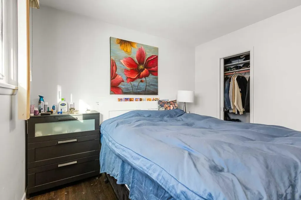 2812 24 Street NW Calgary AB T2M 3Z3