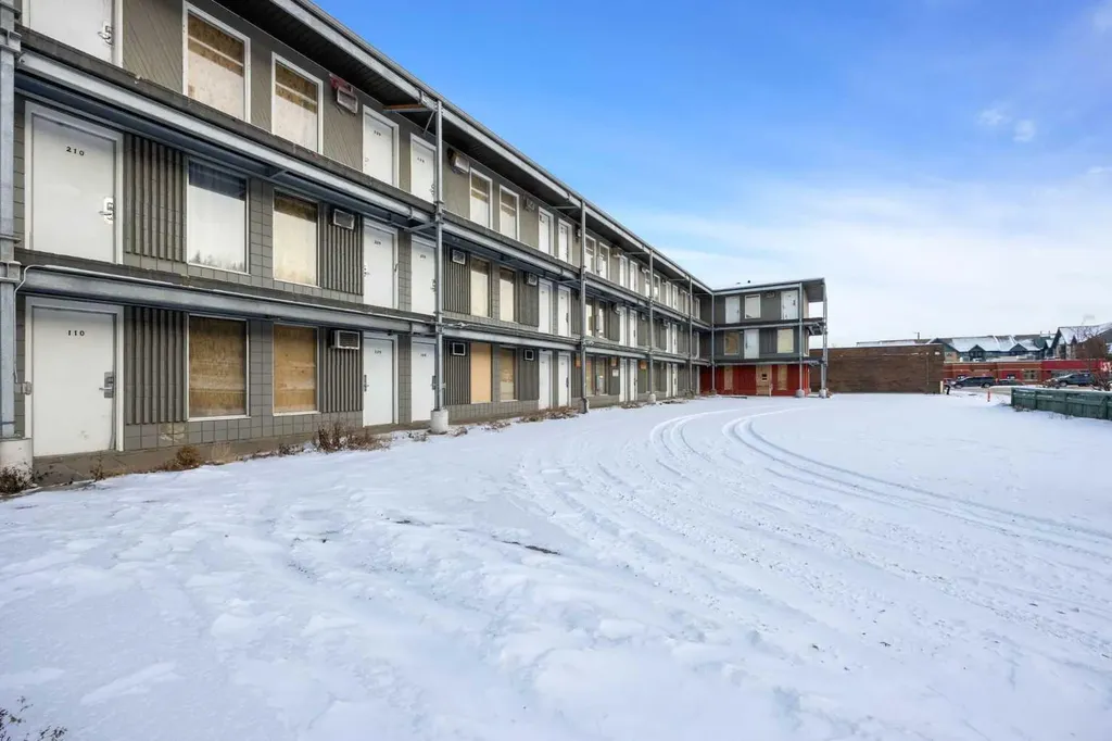9906 Saunderson Avenue Fort Mcmurray AB T9H 1R9
