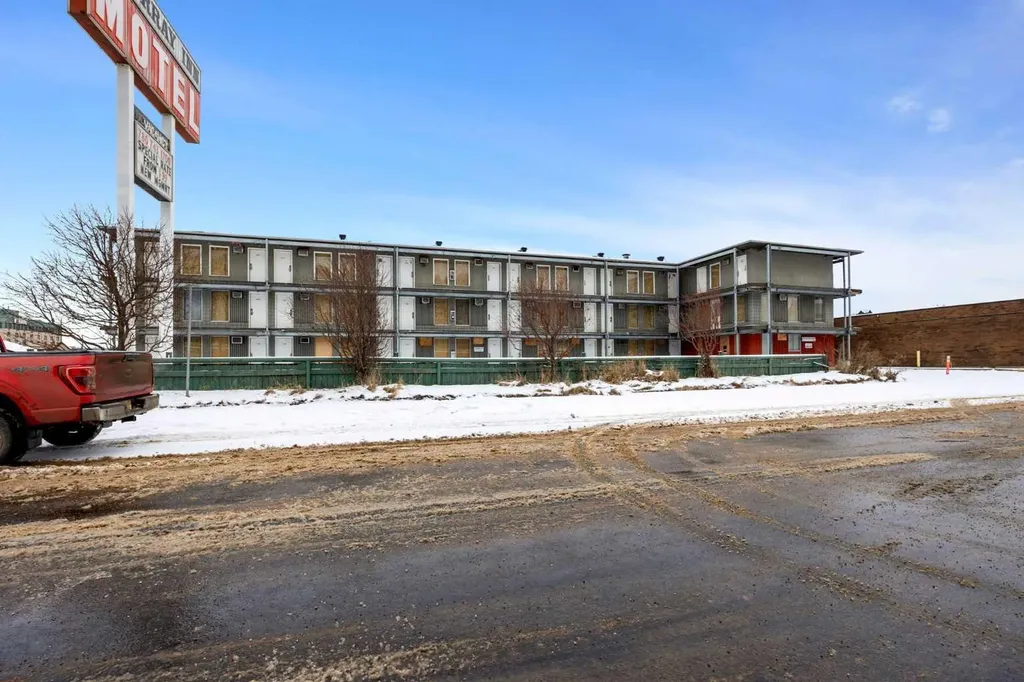 9906 Saunderson Avenue Fort Mcmurray AB T9H 1R9