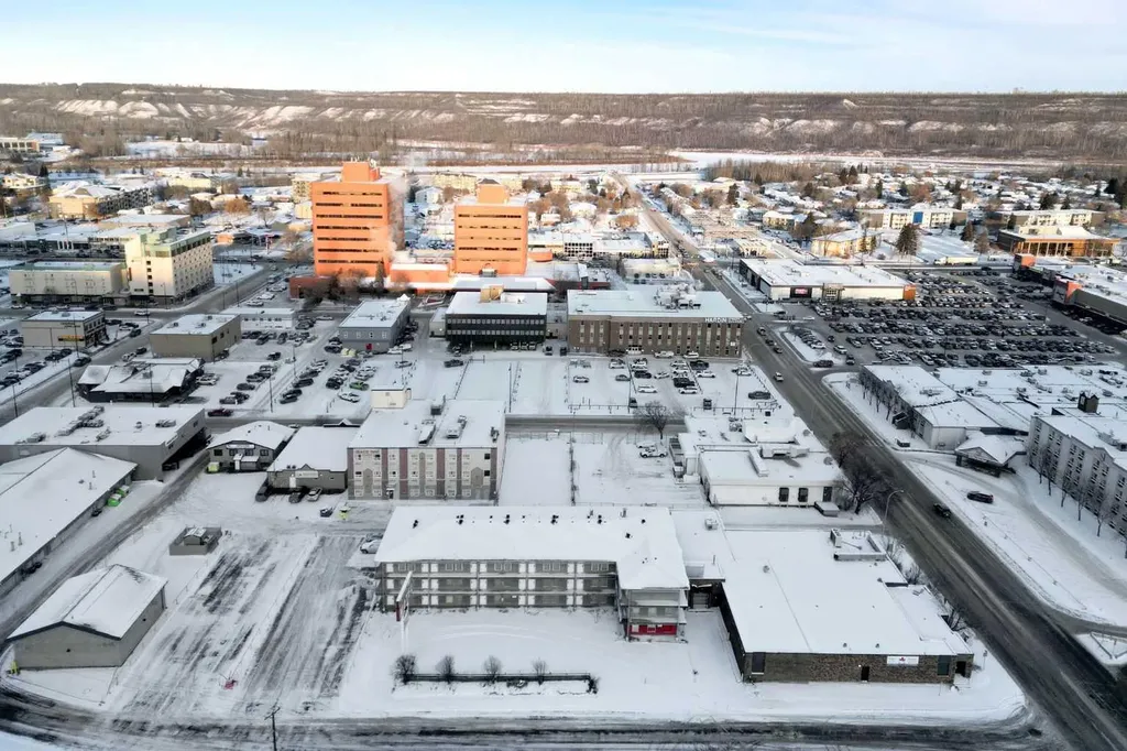 9906 Saunderson Avenue Fort Mcmurray AB T9H 1R9
