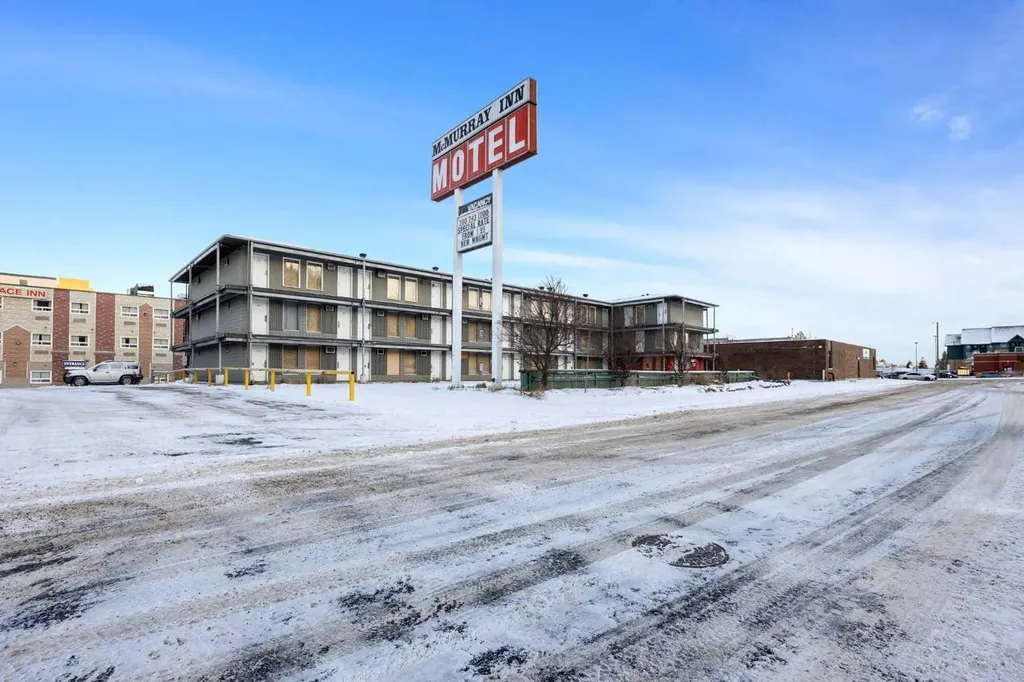 9906 Saunderson Avenue Fort Mcmurray AB T9H 1R9