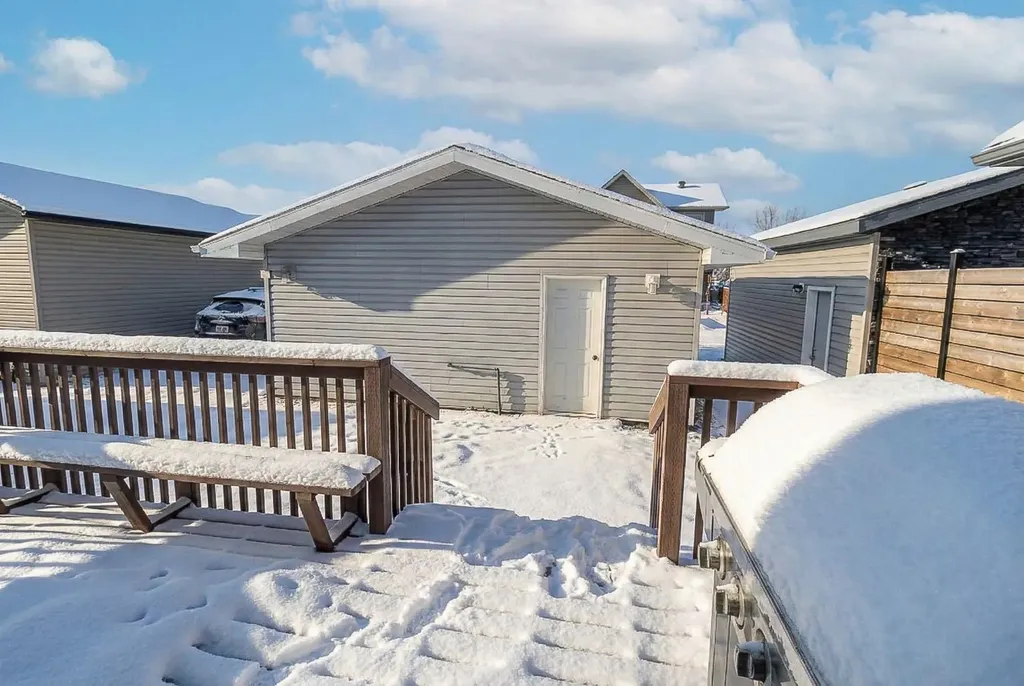 207 Loutit Road Fort Mcmurray AB T9K 0L6