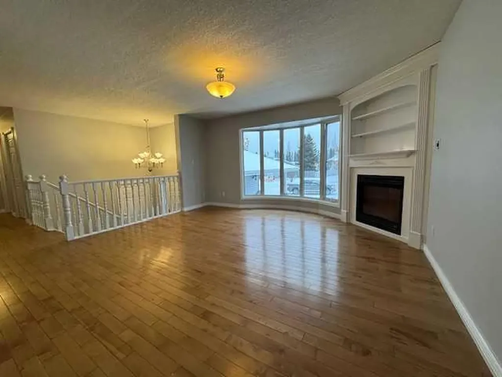 5226 18 Avenue Edson AB T7E 1G9