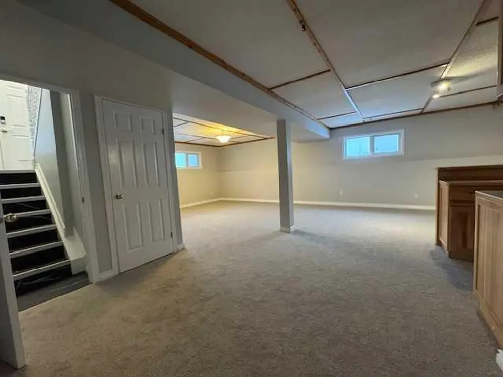 5226 18 Avenue Edson AB T7E 1G9