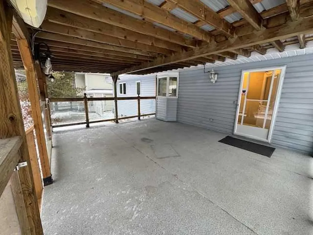 5226 18 Avenue Edson AB T7E 1G9