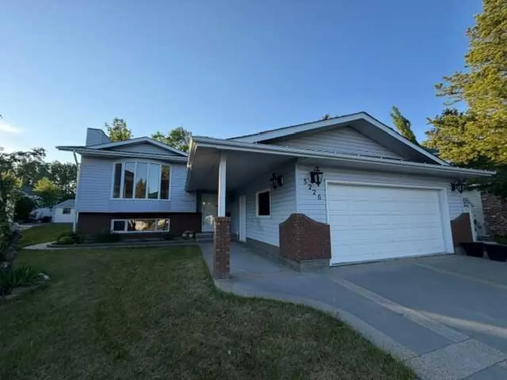 5226 18 Avenue Edson AB T7E 1G9