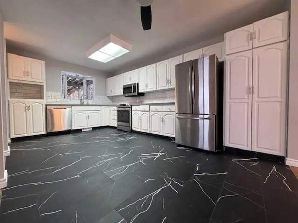 5226 18 Avenue Edson AB T7E 1G9