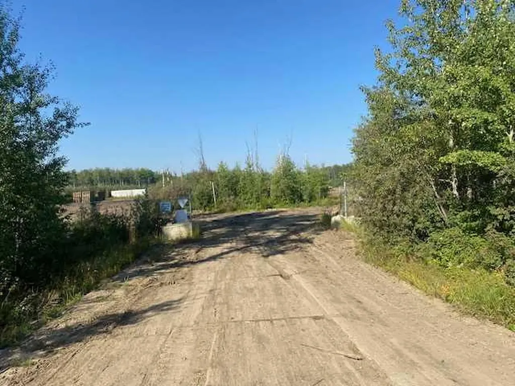 308 3rd Street Fox Creek AB T0H 1P0