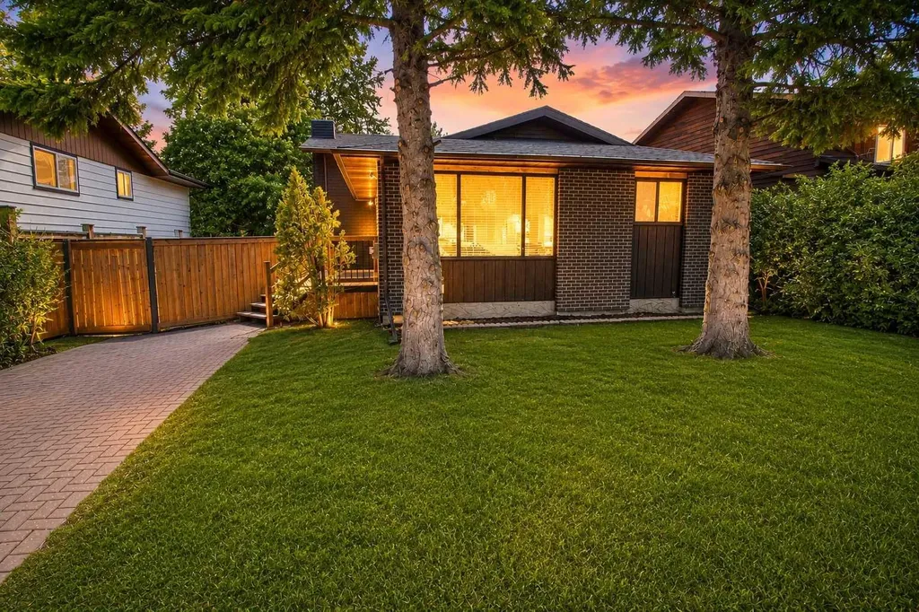 107 Greig Drive Red Deer AB T4P2M4