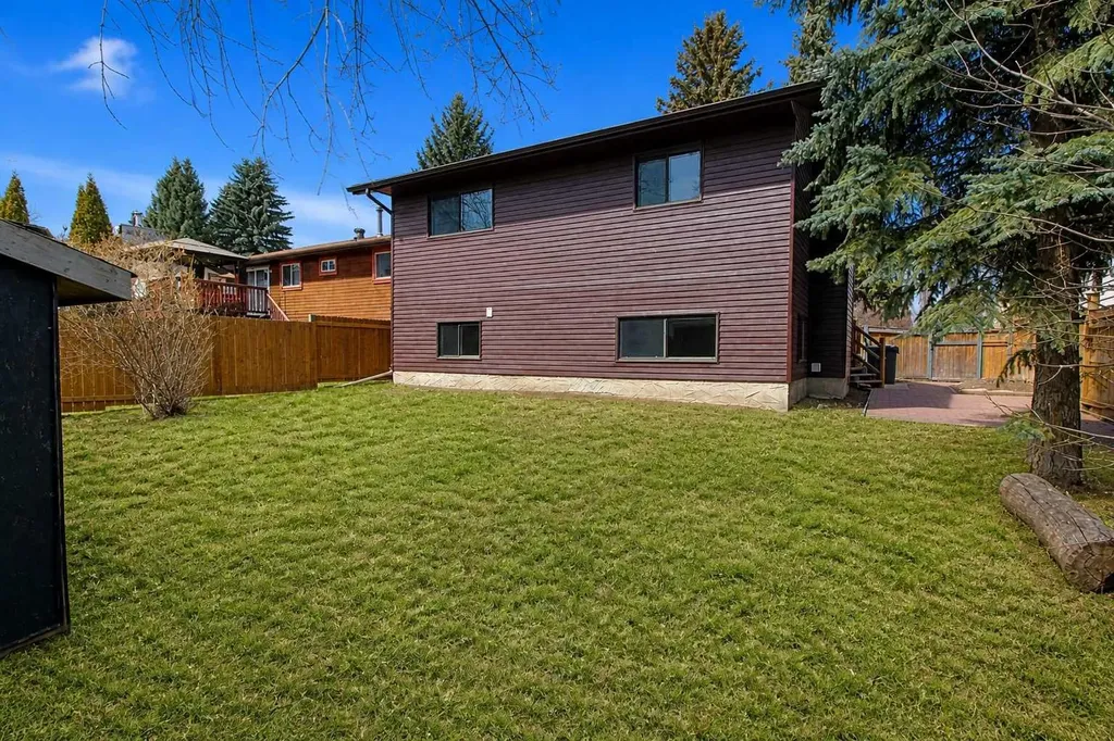 107 Greig Drive Red Deer AB T4P2M4