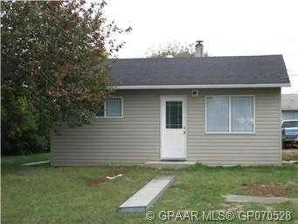 507 2nd Street NE Manning AB T0H 2M0