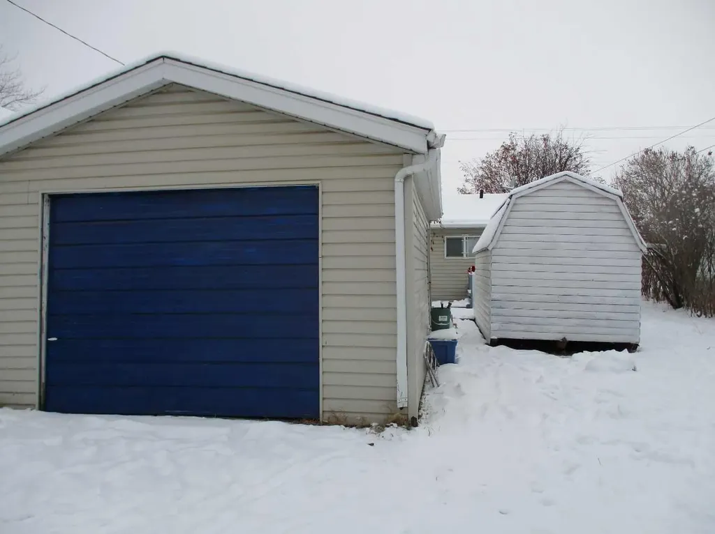 507 2nd Street NE Manning AB T0H 2M0