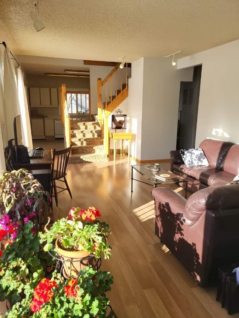 301 1st Avenue N Coutts AB T0K 0N0