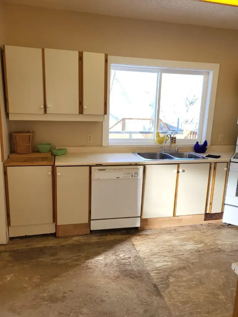 301 1st Avenue N Coutts AB T0K 0N0