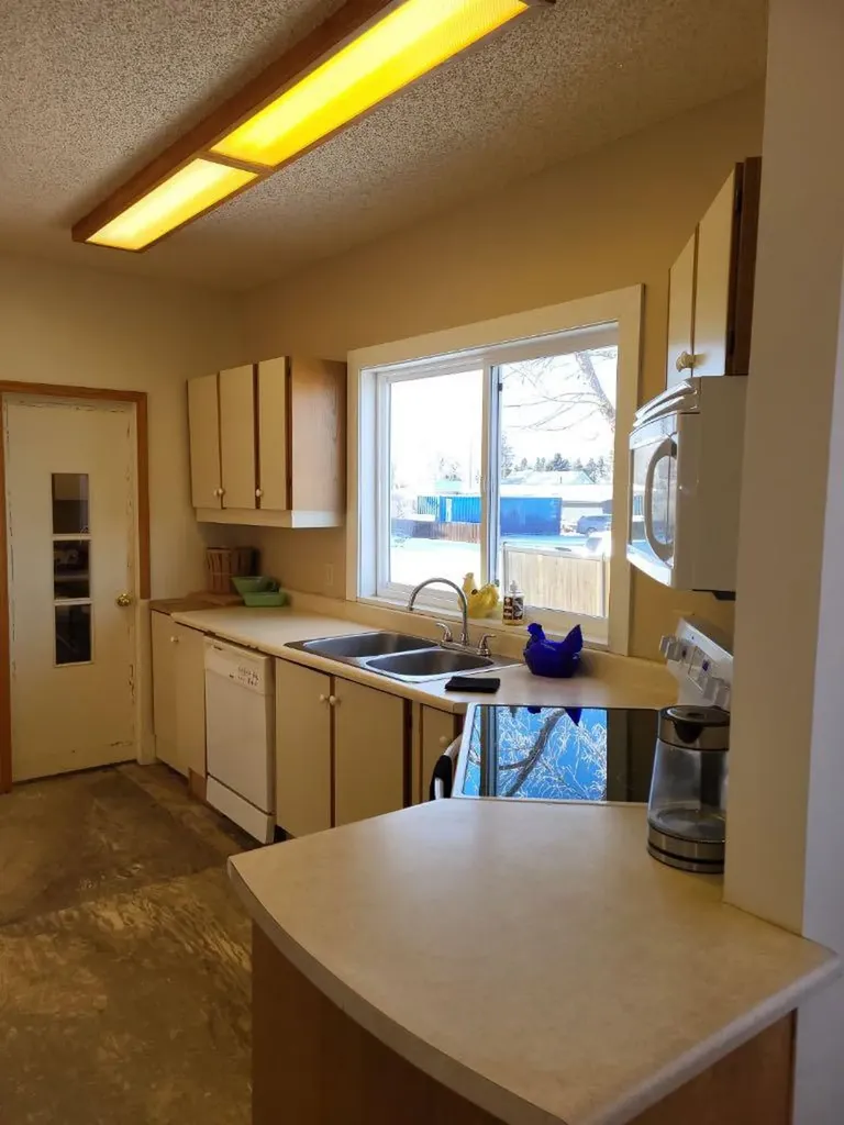 301 1st Avenue N Coutts AB T0K 0N0