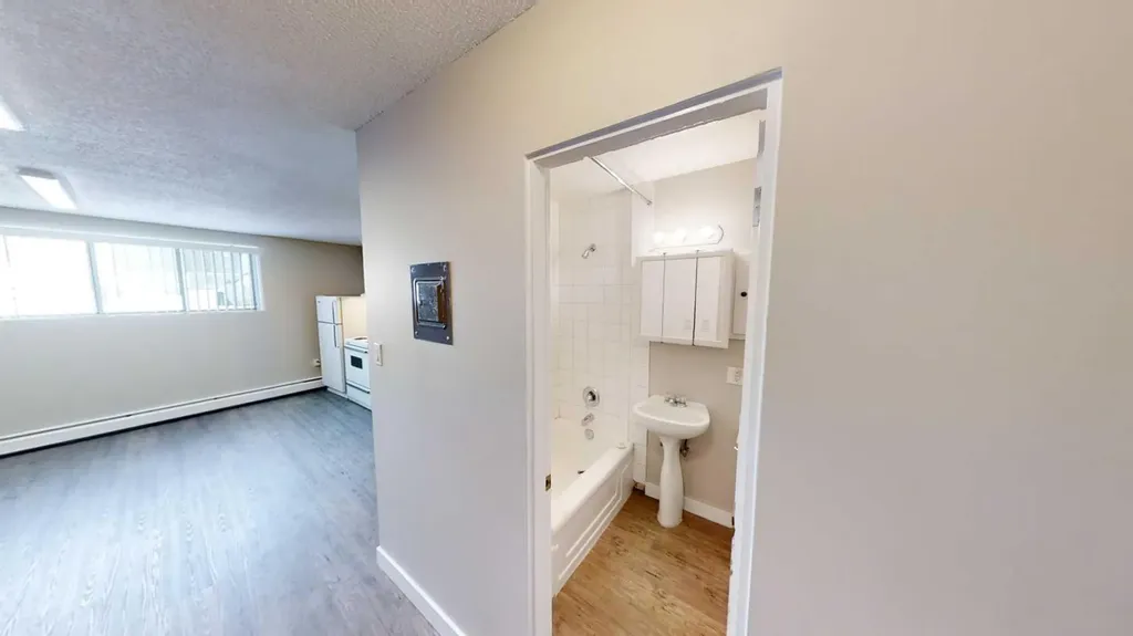 9932 105 Avenue Grande Prairie AB T8V1G9
