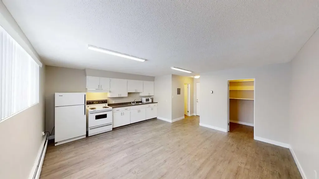 9932 105 Avenue Grande Prairie AB T8V1G9