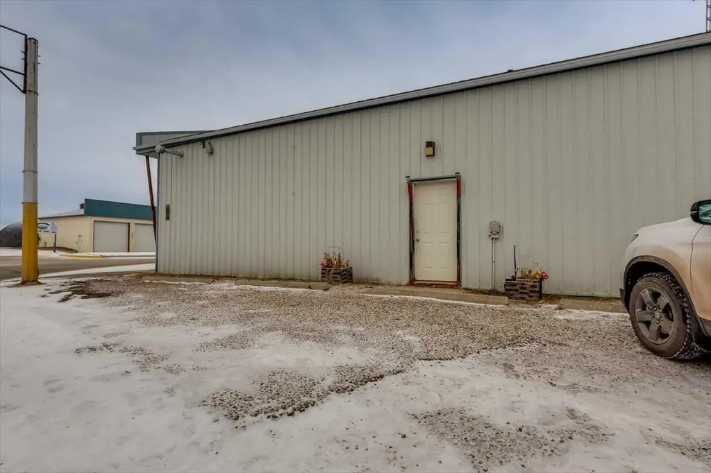 4831 50 Street Alix AB T0C 0B0