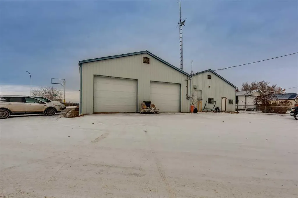 4831 50 Street Alix AB T0C 0B0