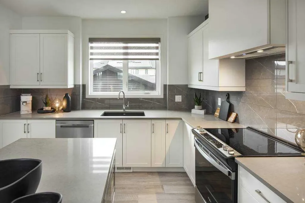 103 Wolf Hollow Rise SE Calgary AB T2X 4V5