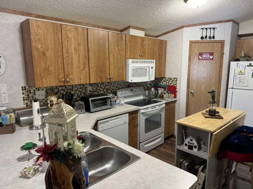 5702 51 Street Edgerton AB T0B 1K0