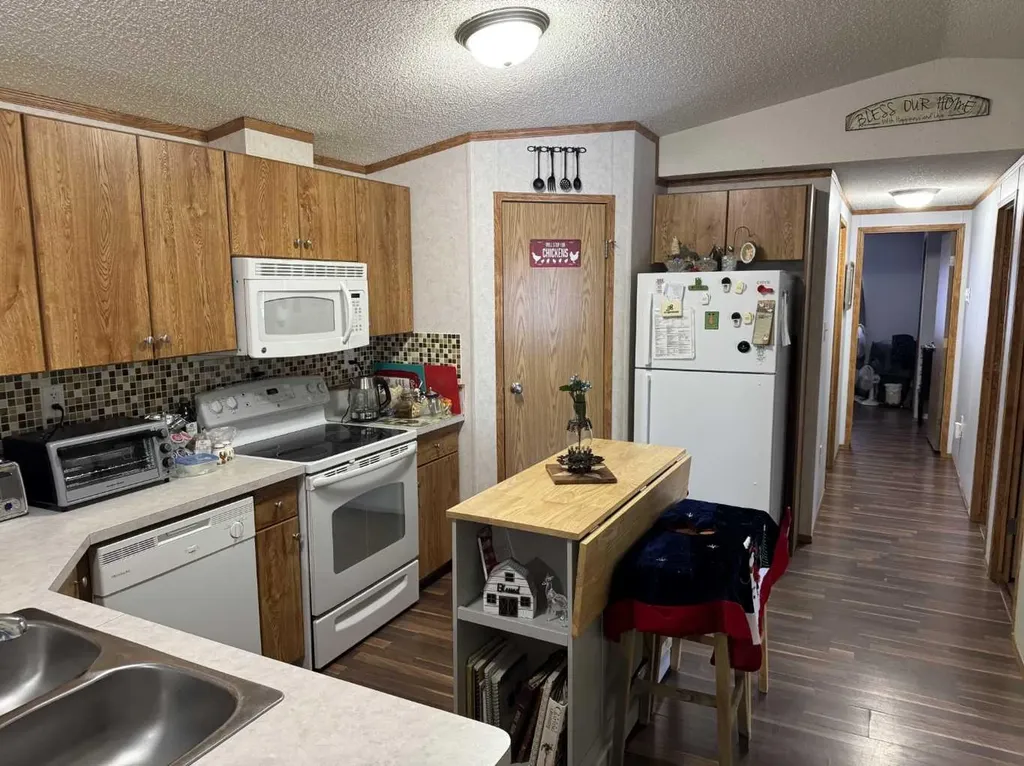 5702 51 Street Edgerton AB T0B 1K0