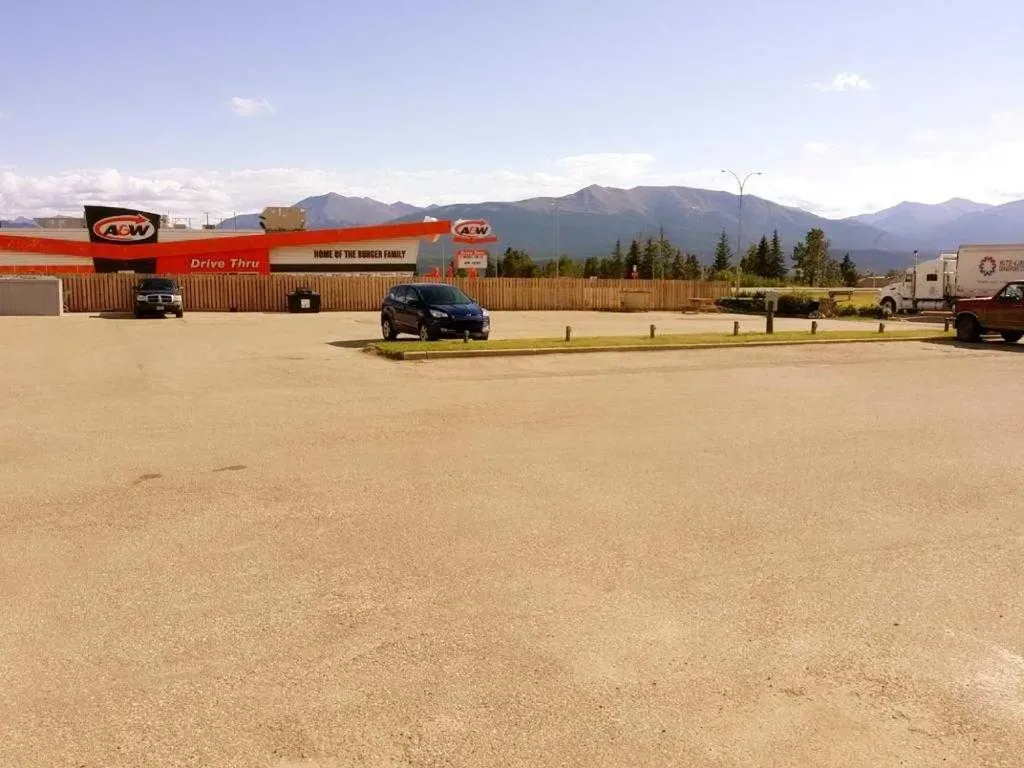 10005 100 Street Grande Cache AB T0E 0Y0